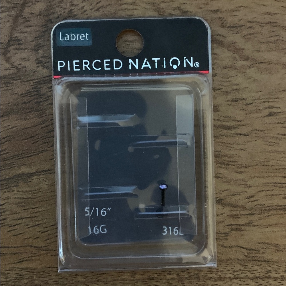 Spencer’s ‘Pierced Nation’ Labret Jewlery